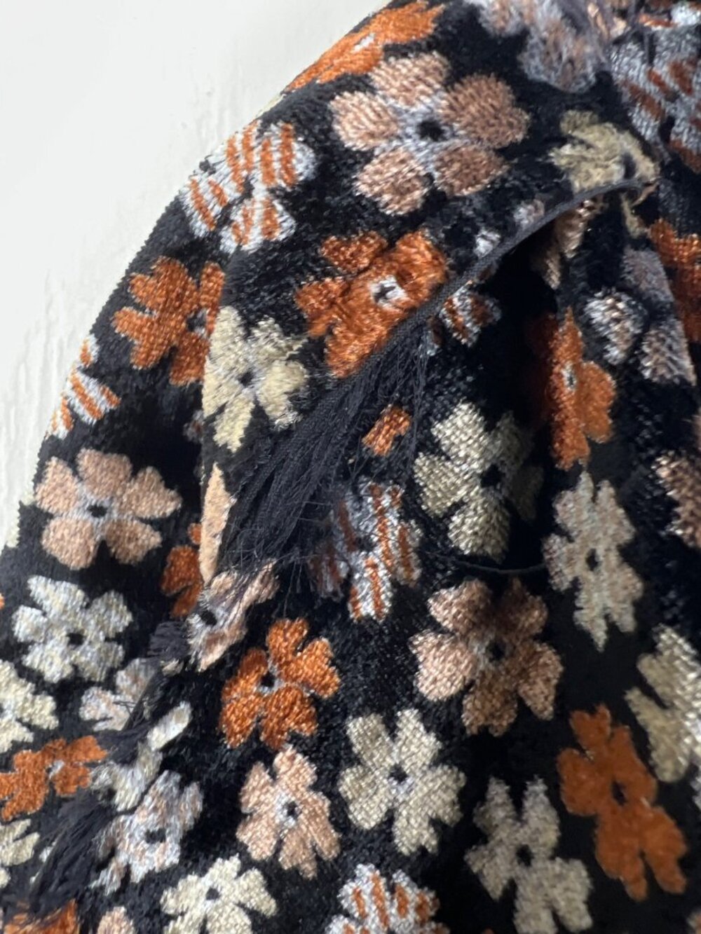 Madewell Velvet Tulip Top *holes inner sleeves* - Picture 4 of 11